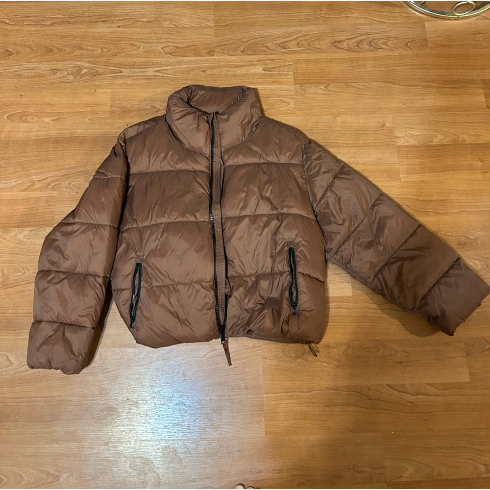 Old navy Size L women’s brown puffer jacket